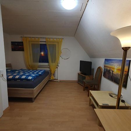 Geraeumiges Ferienhaus In Bad Salzuflen Mit Einfacher Ausstattung, Fuer Geschaeftsreisende, Gruppen Oder Familien Geeignet, 4 Schlafzimmer エクステリア 写真