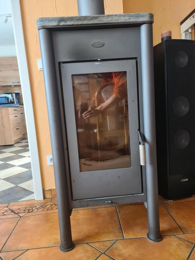 Geraeumiges Ferienhaus In Bad Salzuflen Mit Einfacher Ausstattung, Fuer Geschaeftsreisende, Gruppen Oder Familien Geeignet, 4 Schlafzimmer エクステリア 写真