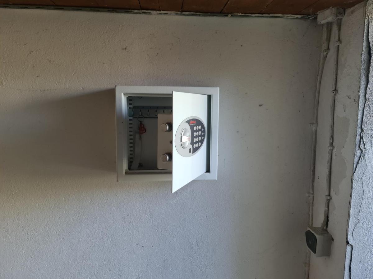 Geraeumiges Ferienhaus In Bad Salzuflen Mit Einfacher Ausstattung, Fuer Geschaeftsreisende, Gruppen Oder Familien Geeignet, 4 Schlafzimmer エクステリア 写真