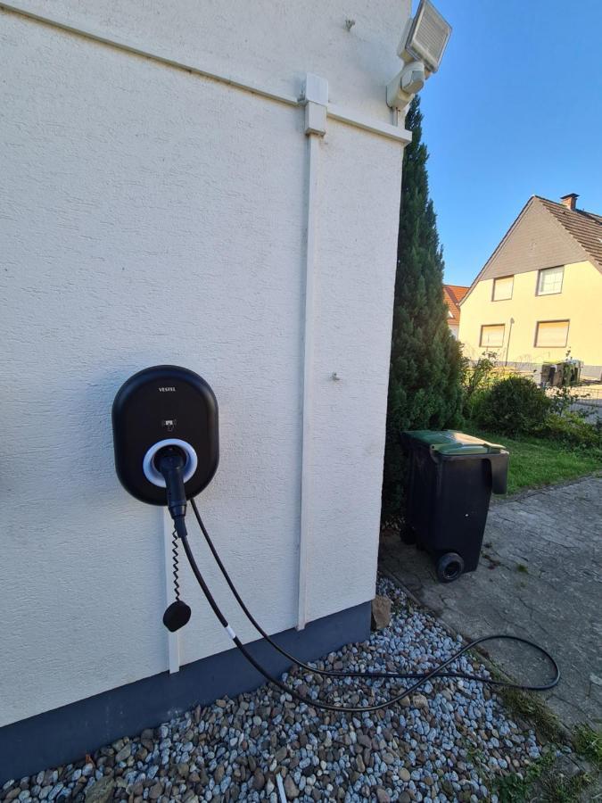 Geraeumiges Ferienhaus In Bad Salzuflen Mit Einfacher Ausstattung, Fuer Geschaeftsreisende, Gruppen Oder Familien Geeignet, 4 Schlafzimmer エクステリア 写真