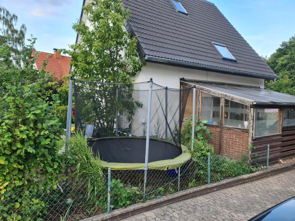 Geraeumiges Ferienhaus In Bad Salzuflen Mit Einfacher Ausstattung, Fuer Geschaeftsreisende, Gruppen Oder Familien Geeignet, 4 Schlafzimmer エクステリア 写真
