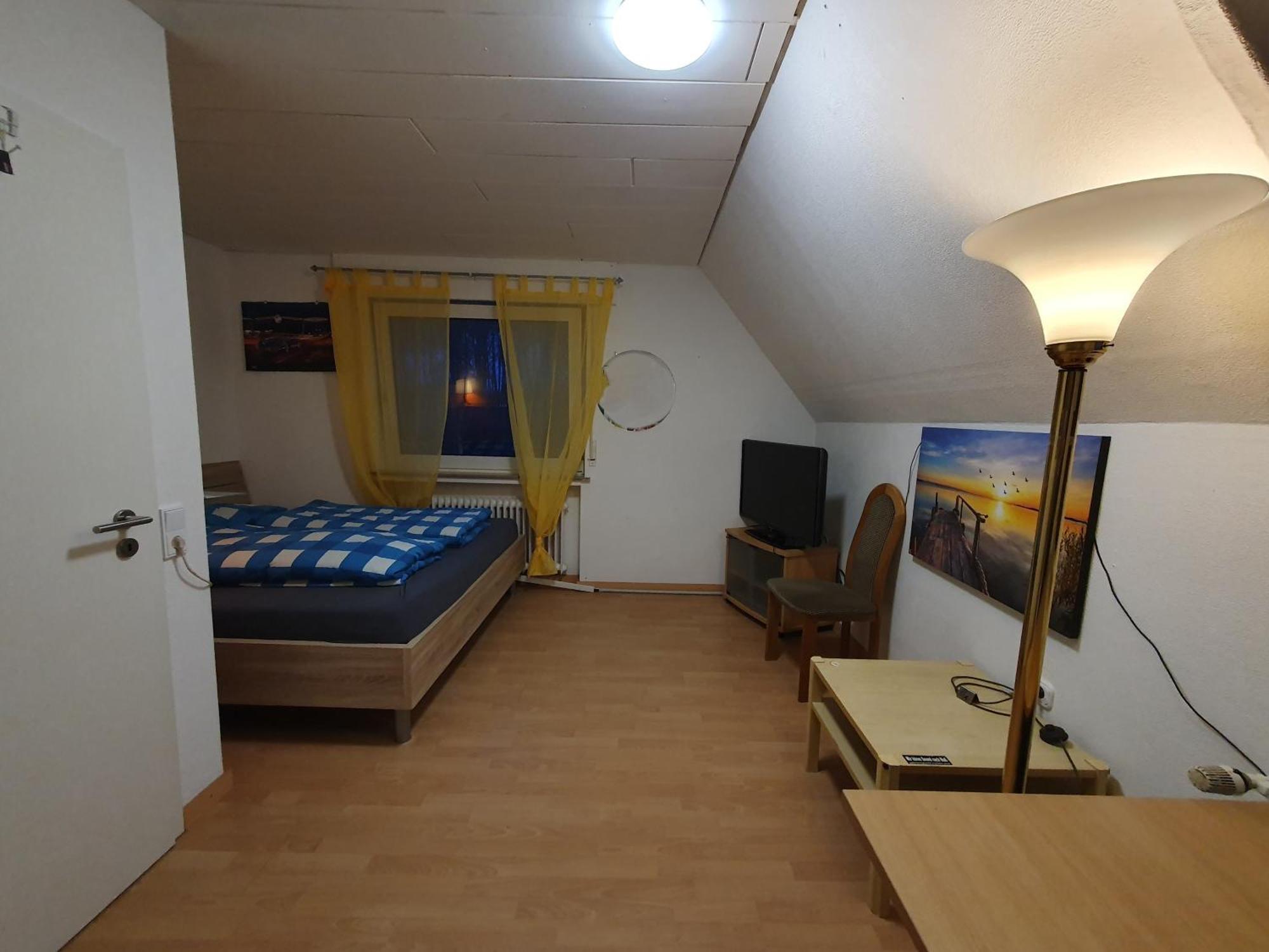 Geraeumiges Ferienhaus In Bad Salzuflen Mit Einfacher Ausstattung, Fuer Geschaeftsreisende, Gruppen Oder Familien Geeignet, 4 Schlafzimmer エクステリア 写真